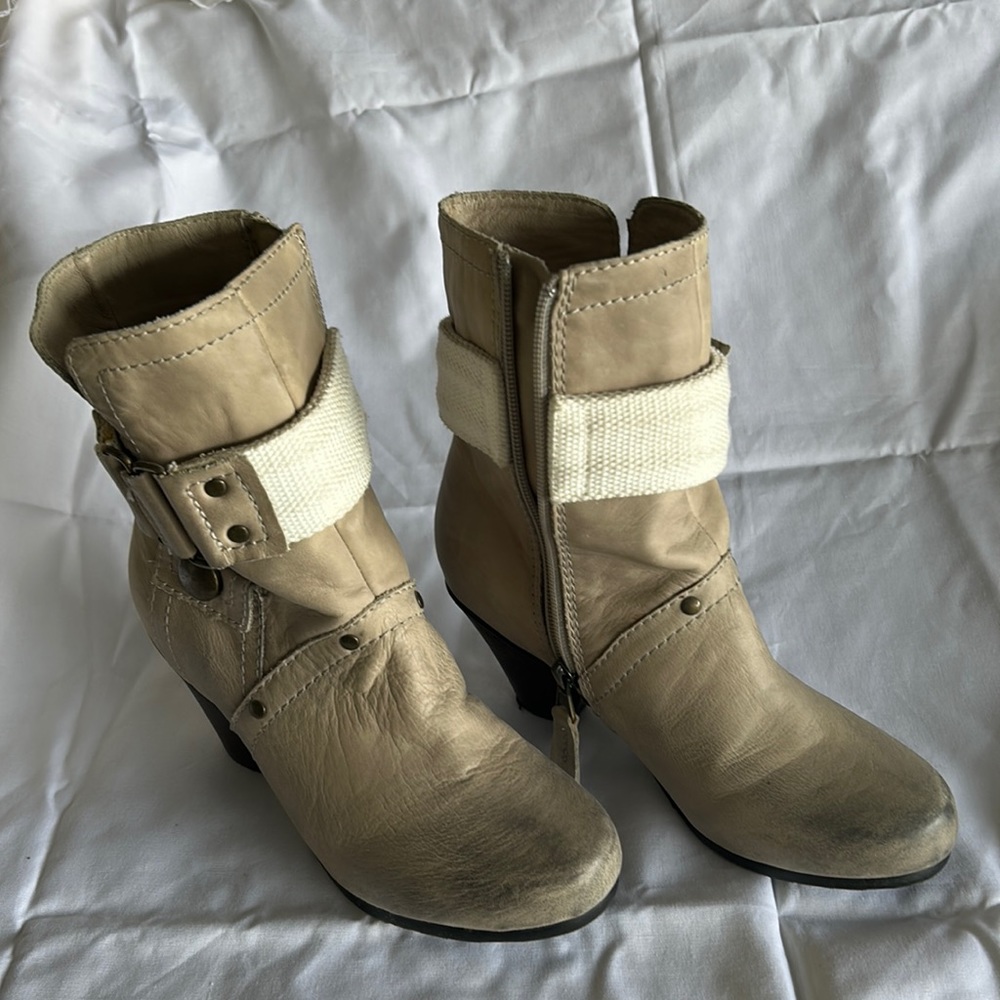 Ankle boots